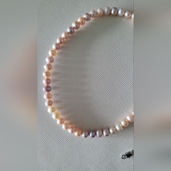 Pink Pearl Necklace - Picture 1 of 3